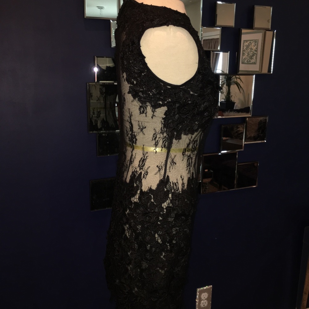 Dress - Picture 6 of 7